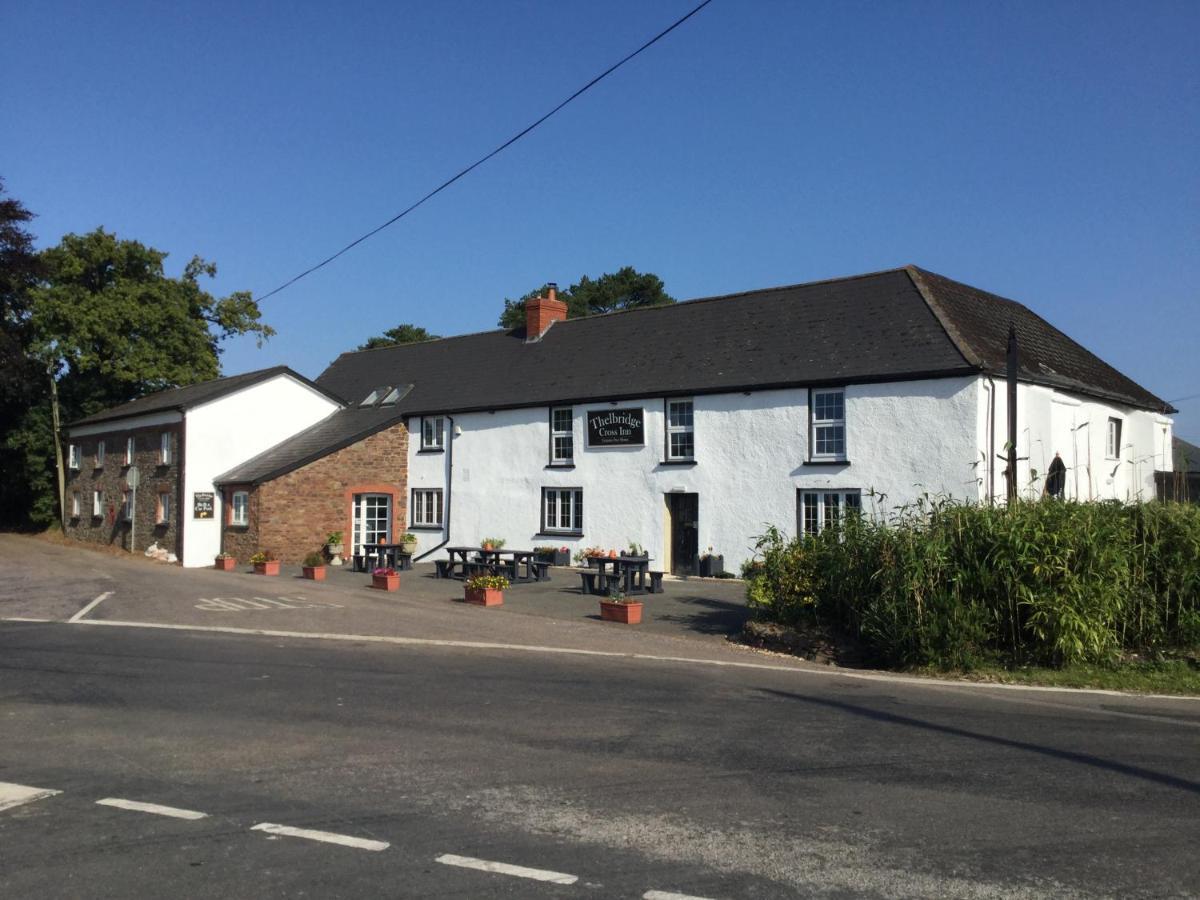 The Thelbridge Cross Inn Кредитън Екстериор снимка