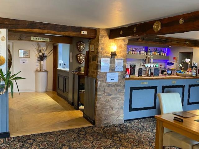 The Thelbridge Cross Inn Кредитън Екстериор снимка