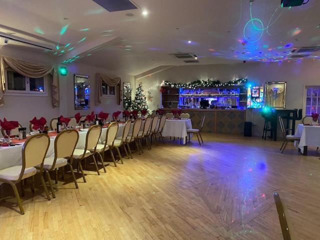 The Thelbridge Cross Inn Кредитън Екстериор снимка