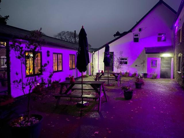 The Thelbridge Cross Inn Кредитън Екстериор снимка